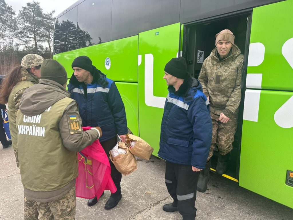 200 українських військових повернулися з російського полону. Фото Володимир Зеленський